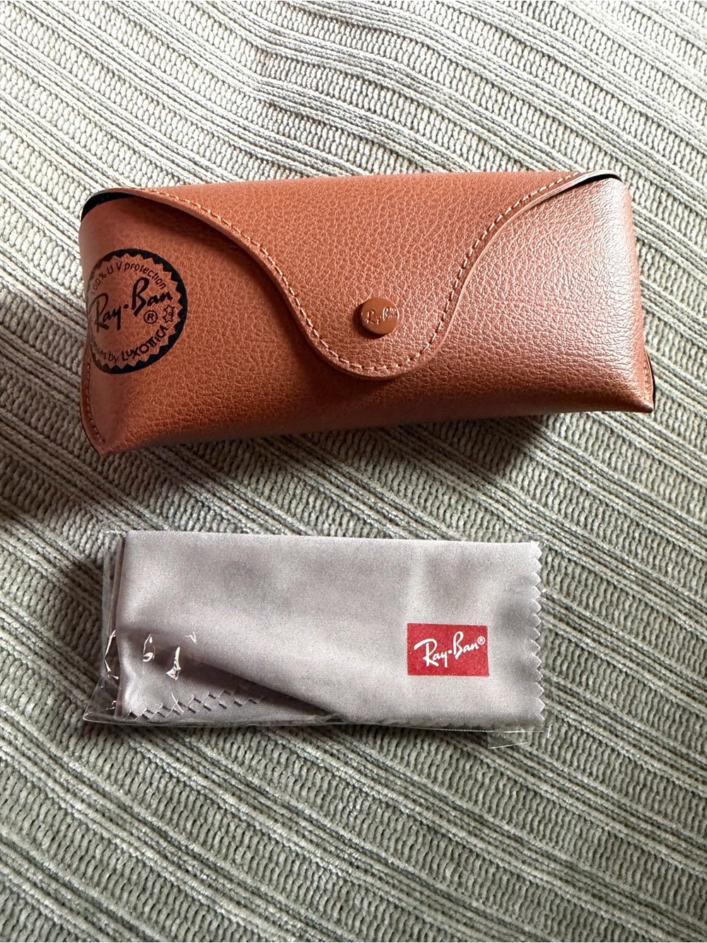 Ray-Ban Brown Leather Sunglasses Case with Gray Cleaning Cloth